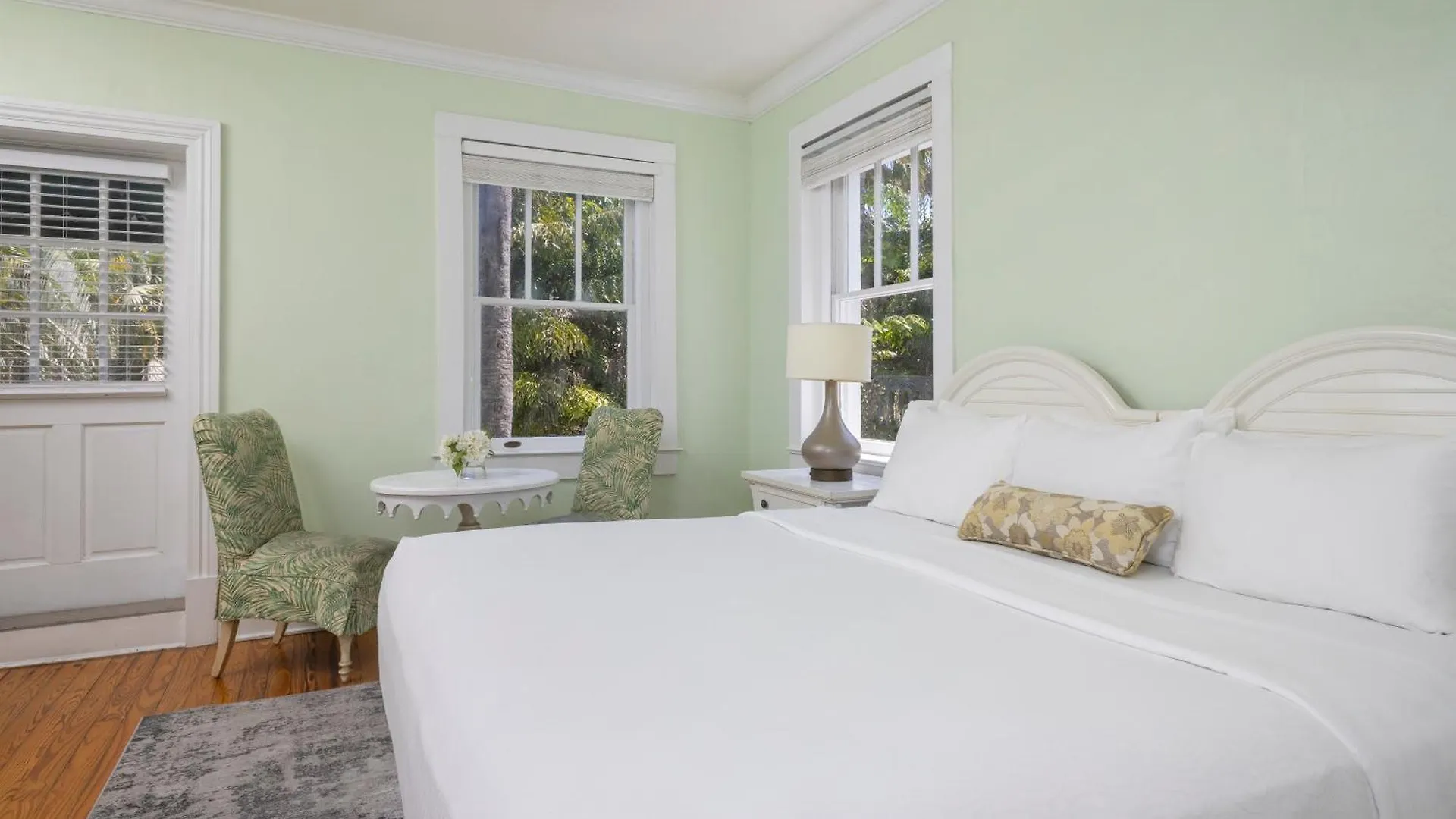 Weatherstation Inn Circa 1911 Key West Bed & Breakfast