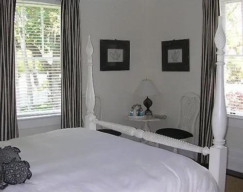 Weatherstation Inn Circa 1911 Key West Bed & Breakfast