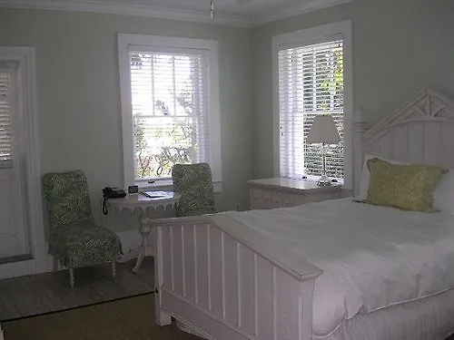 Bed & Breakfast Weatherstation Inn Circa 1911 Key West